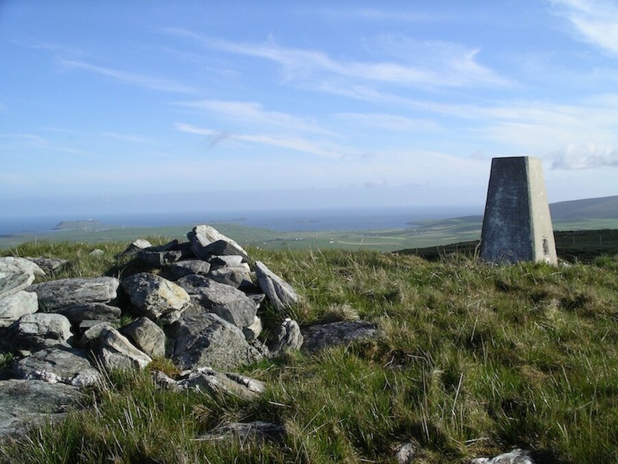 Cairn and trig on the Wart of Scousbourgh