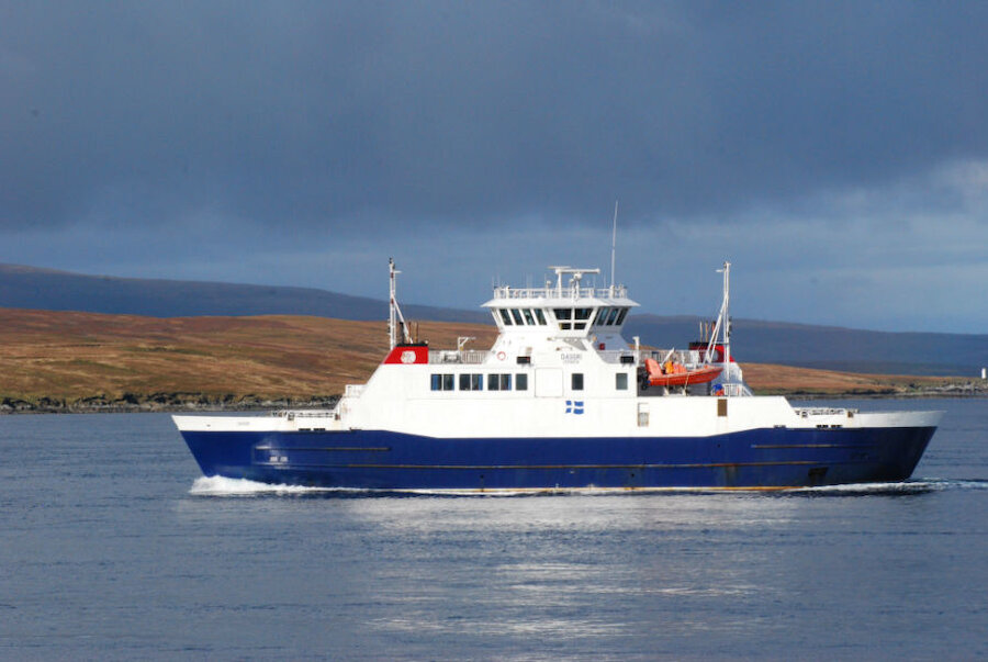 The largest ferries operate on Yell Sound. Here' MV Daggri approaches the mainland terminal at Toft.