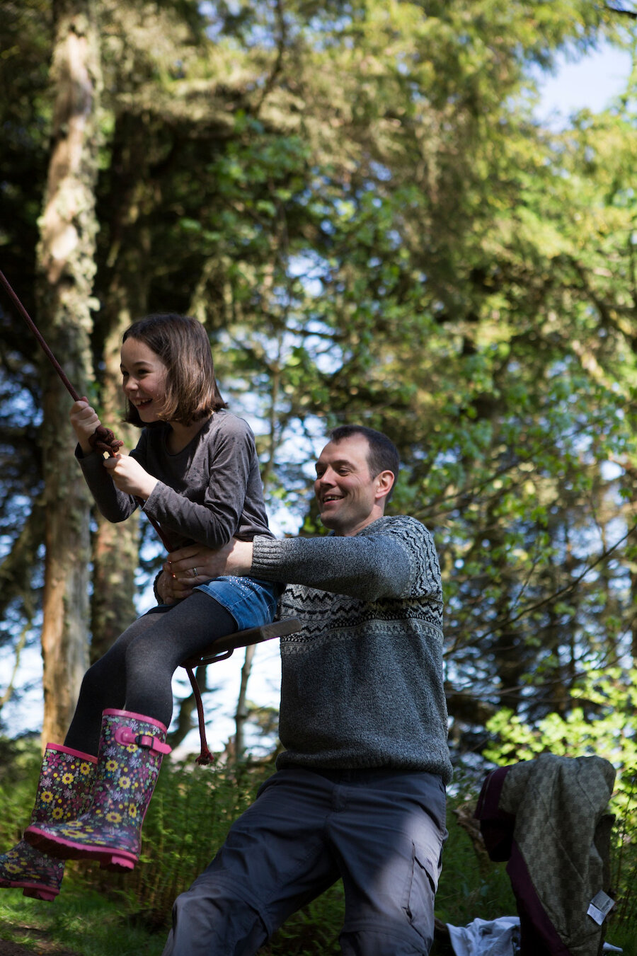 Ross and Sienna Smith on the swing at Kergord Forest | River Thompson