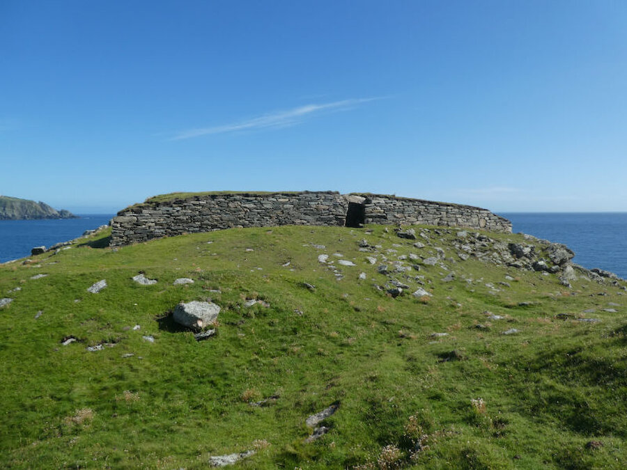 The blockhouse at Ness of Burgi from the west (Courtesy Alastair Hamilton)