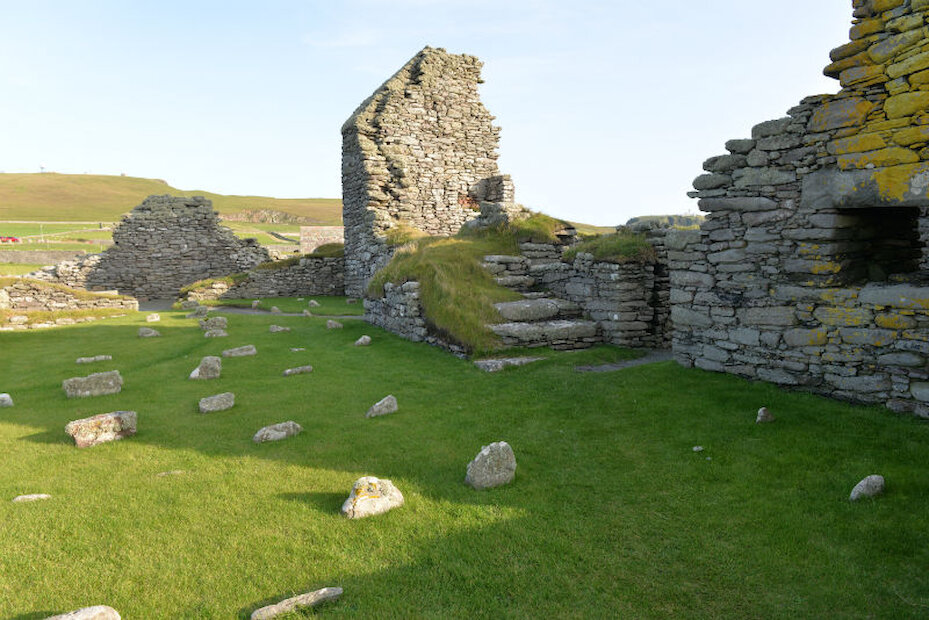 The old house of Sumburgh from the west, with the area believed to be a graveyard in the foreground | Alastair Hamilton