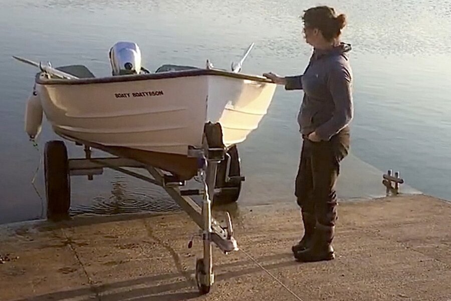 Jen launches the boat at Bridge End | Alastair Hamilton