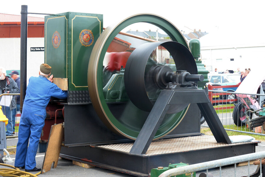 The huge Ruston & Hornsby engine (Courtesy Alastair Hamilton)