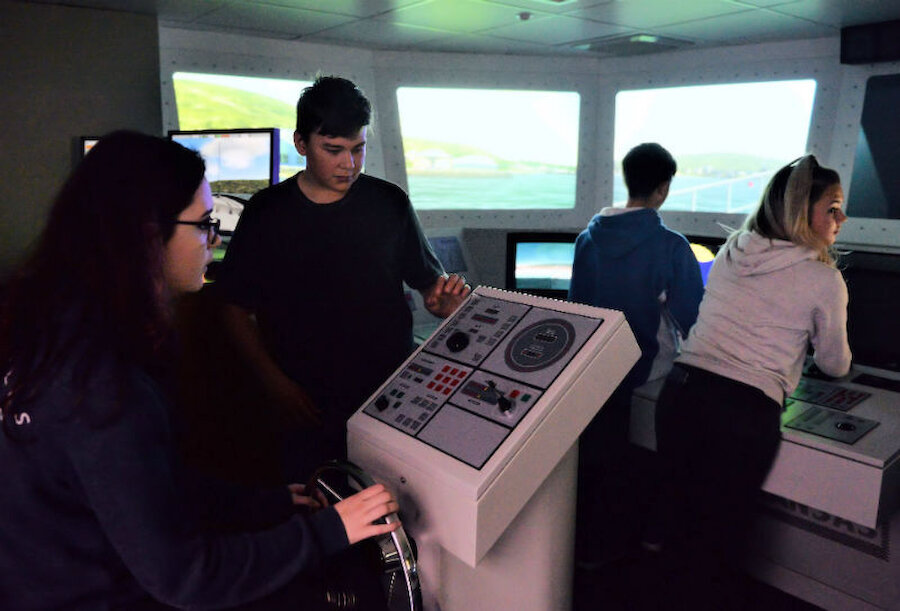 Students are introduced to the College's full-size bridge simulator (Courtesy Alastair Hamilton)