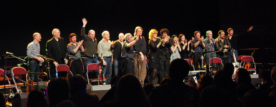 The Transatlantic Sessions concert in Lerwick: Aly Bain and the other participants take a bow.